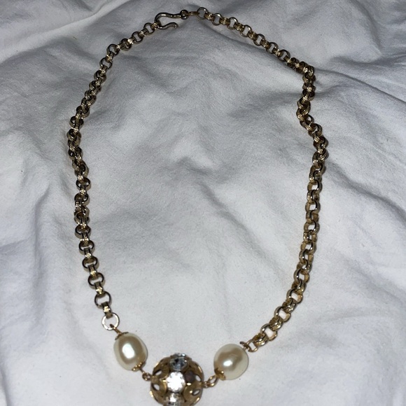 Vintage gold tone oblique white pearl rhinestone cut out metal ball bib chain ne - Picture 3 of 3